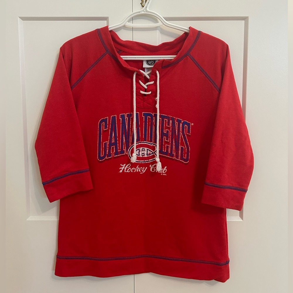 “Montreal Canadiens Lace-Up Sweatshirt Pullover NHL Vintage Style Red Small”